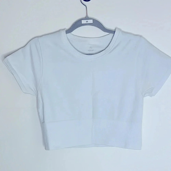 OFFLINE By Aerie Sidewalk Seamless Cropped T-Shirt size L EUC - Picture 4 of 5